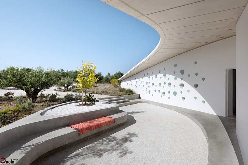 ویلا با فرفورژه