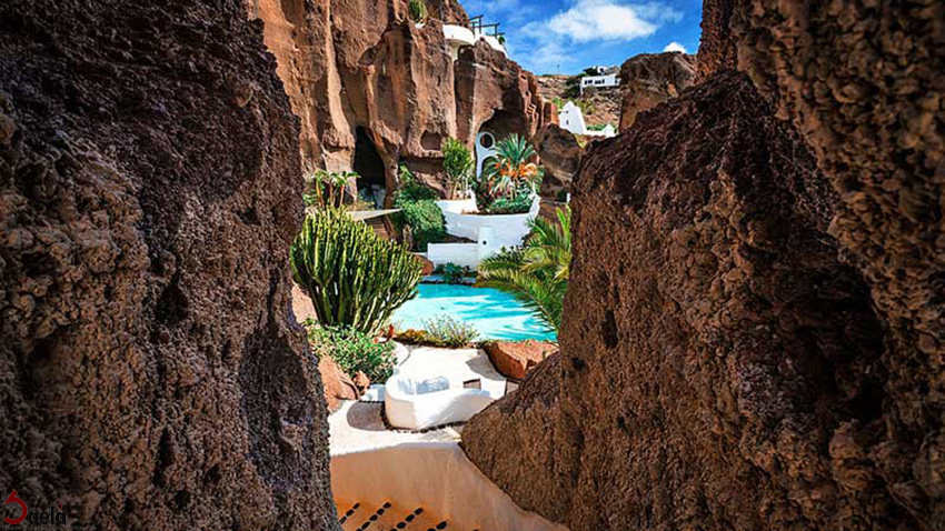 معماری موزه در دل کوه-صافورةه