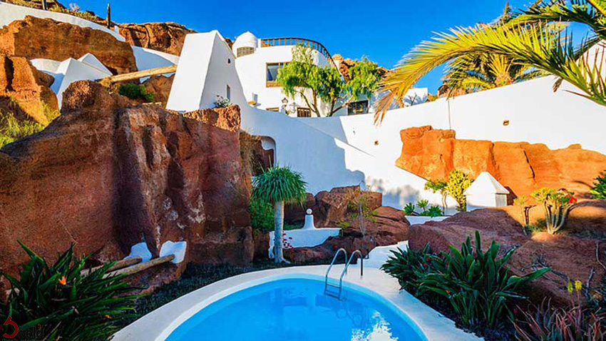 معماری موزه در دل کوه-صافورةه