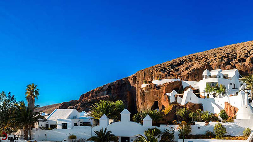 معماری موزه در دل کوه-صافورةه