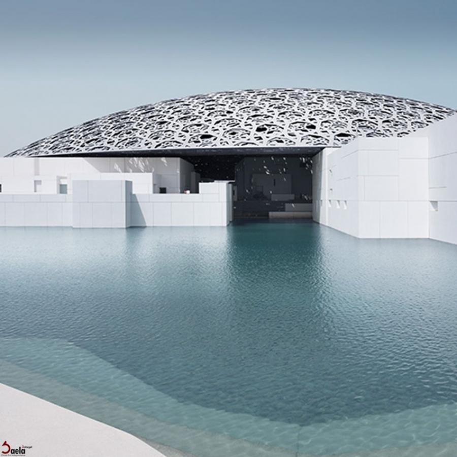 معماری موزه با طرح فرفورژه بر روی گنبد