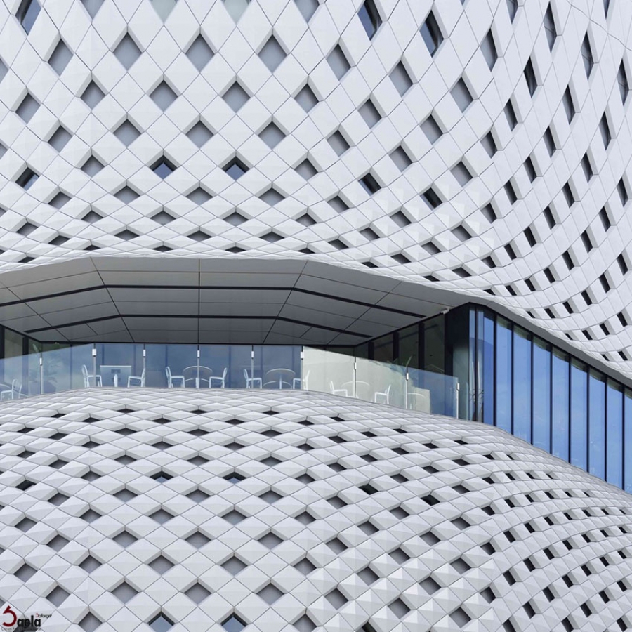 طرحی نمای ساختمان تجاری با پانل های آلومینیومی