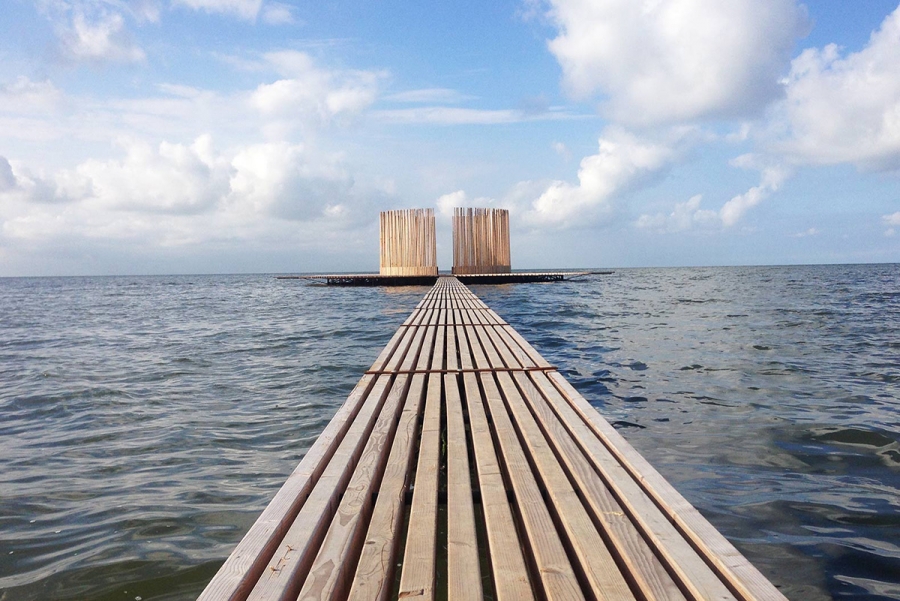 رصدخانه شناور بر روی ماسه های تخت