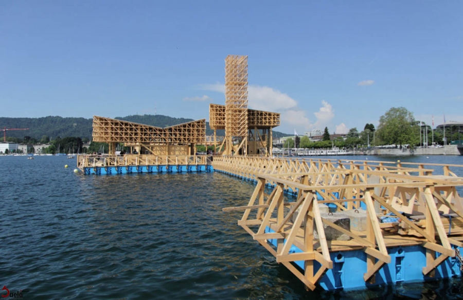 سکوی چوبی شناور