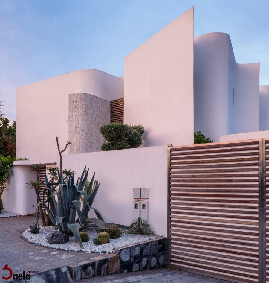 ویلای z با دیوارهای موجی