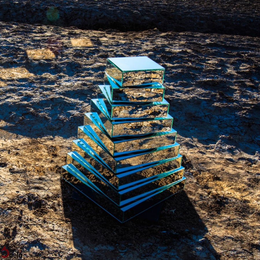 برج گردون آینه ای در صحرای ایران