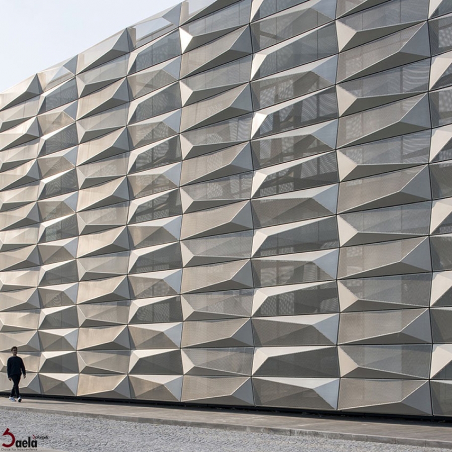 طراحی سالن و دفتر مرکزی با نمای ساختمان منصر به فرد