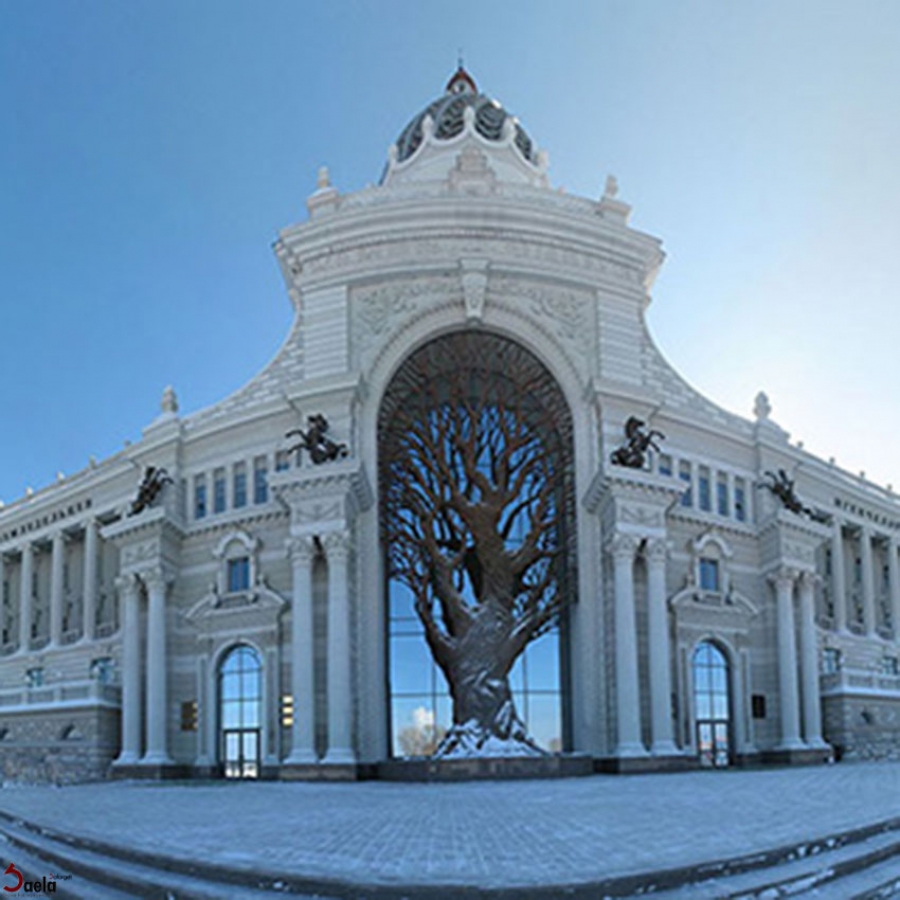 گلنرده درخت بر نمای ساختمان وزارت کشاورزی