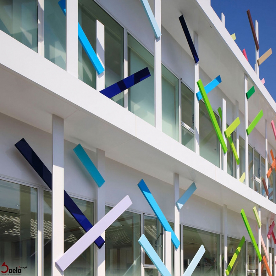 نمای ساختمان و طراحی داخلی مهدکودک به سبک رنگین کمان