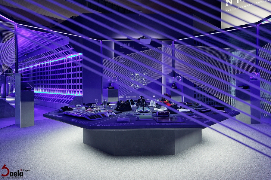 دکوراسیون داخلی فروشگاه آدیداس