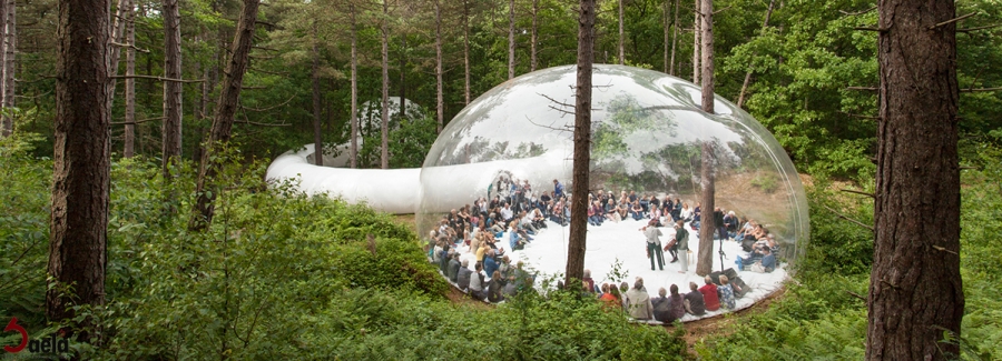 بالن پلاستیکی برای جشنواره oerol در هلند